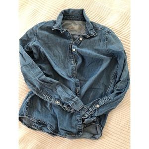 Denim Gap shirt